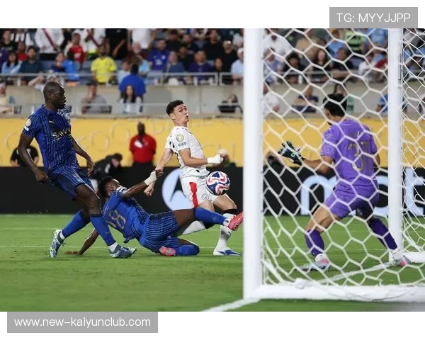 英超曼城角球高点优势再次得手，比分再添一球