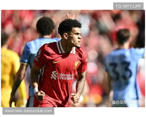 利物浦前场连续推进，迪亚斯内切爆射得手